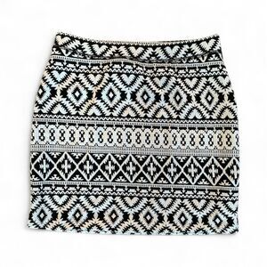 GAP Black & White Tribal Mini Skirt XS Women’s Effortless Boho Modern geometric